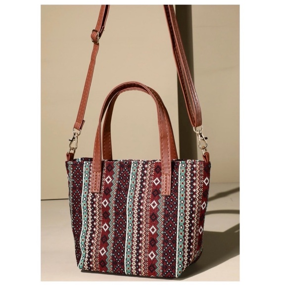 🔥🆕 Burgundy Boho Print Crossbody - Picture 2 of 4